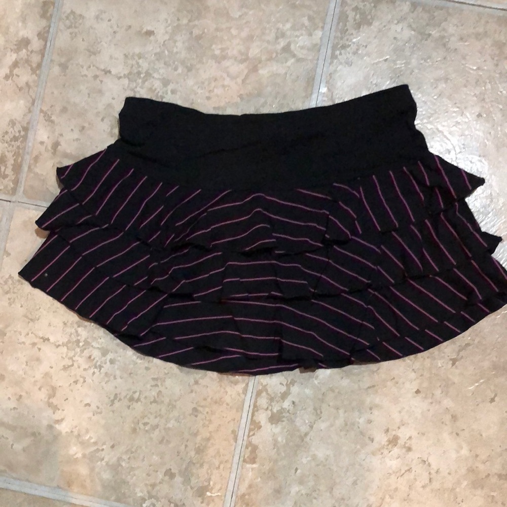 Skater girl ruffle skirt